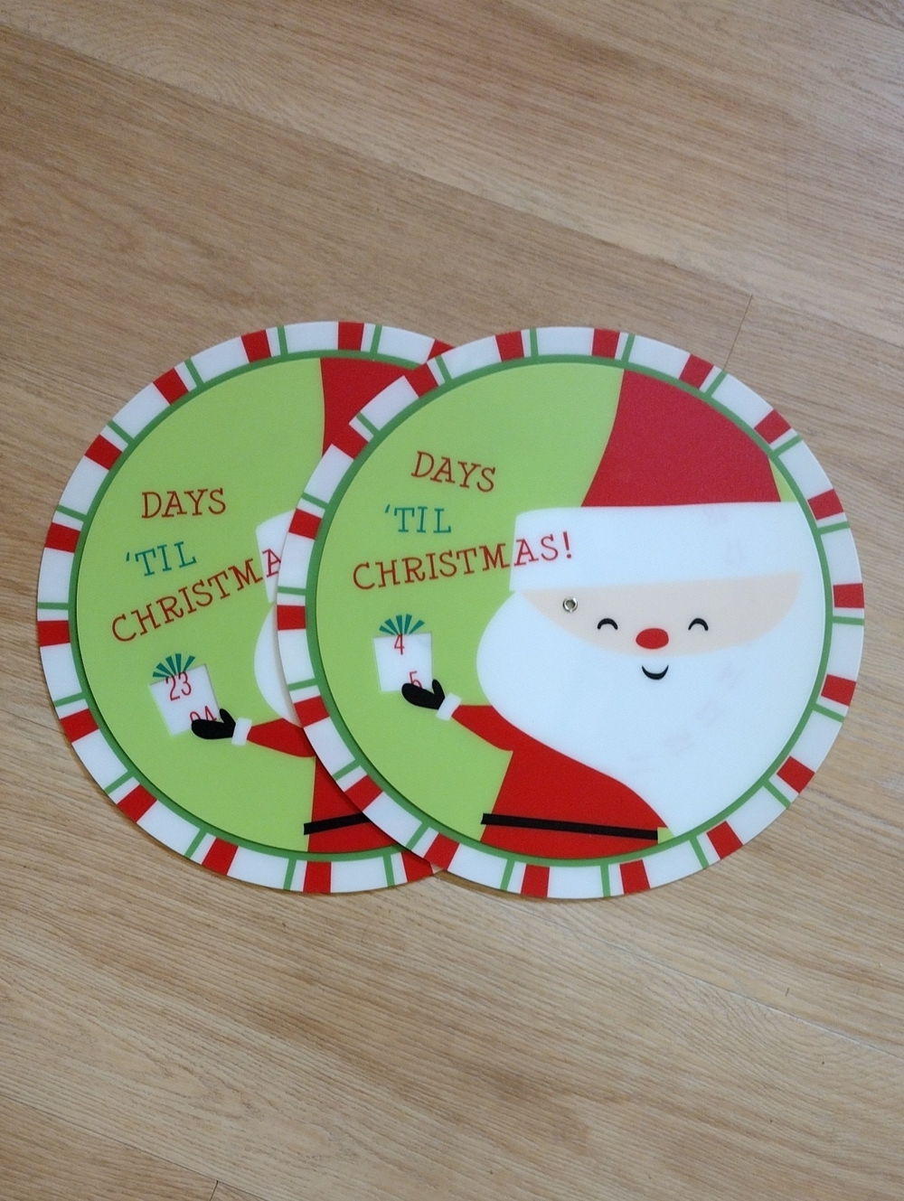 Target Santa Countdown "Days 'til Christmas" Plastic Placemats 2011 Round 15 in.